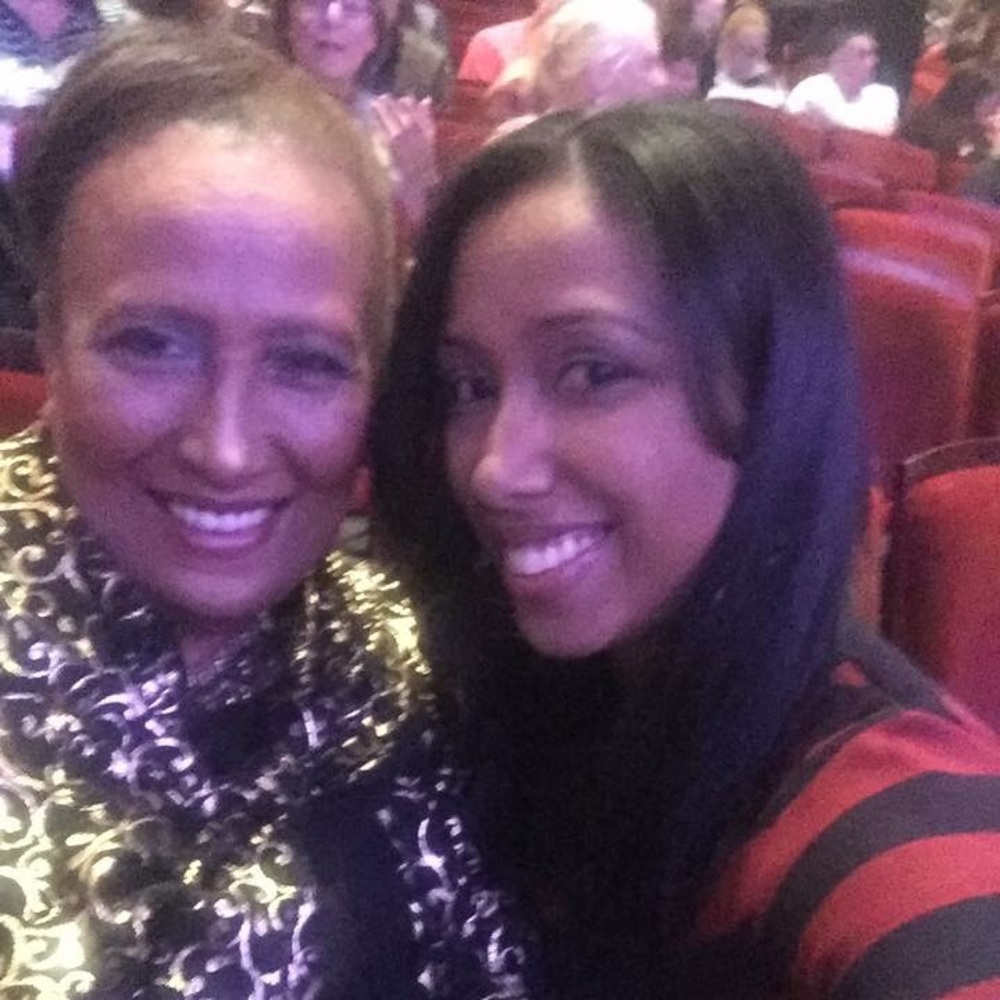 Meet your Posher, Ariola